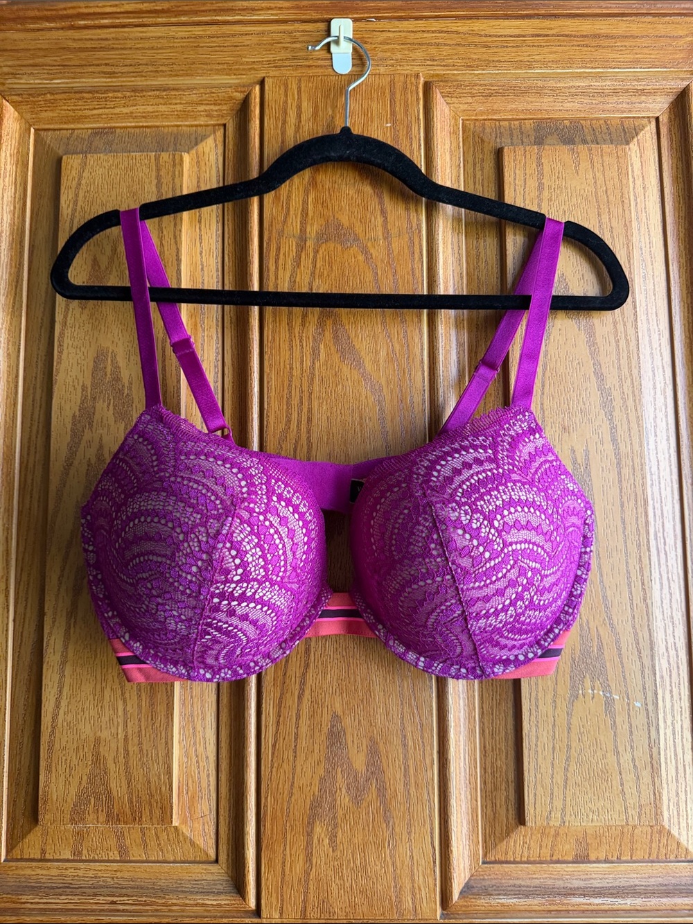 Victoria's Secret Fuchsia Lace Push-Up Bra